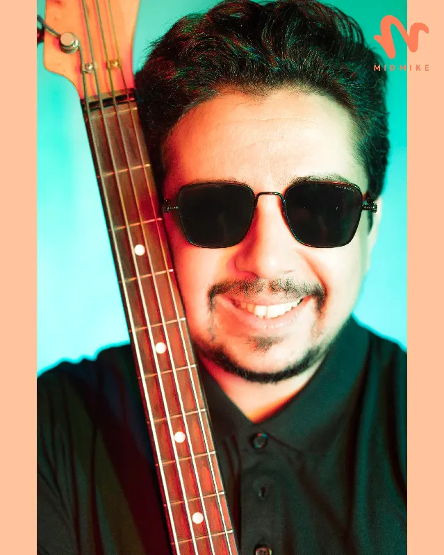 /Anas-Zemmeli-Bassiste-Compositeur-Producer/Anas-Zemmeli-Bassiste-Compositeur-Producer-5.webp