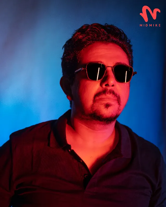 /Anas-Zemmeli-Bassiste-Compositeur-Producer/Anas-Zemmeli-Bassiste-Compositeur-Producer-7.webp