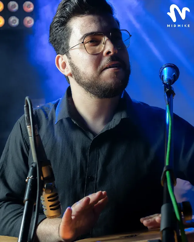 /Motez-Aouinti-Percussioniste/Motez-Aouinti-Percussioniste-2.webp
