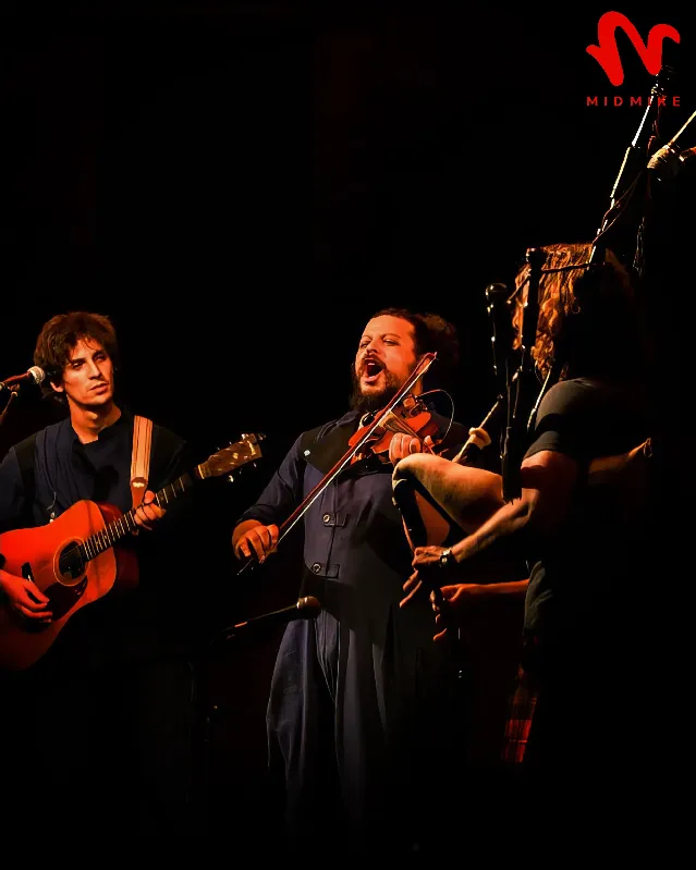 /Radhi-Chawaly-Violinist/Radhi-Chawaly-Violinist-5.webp