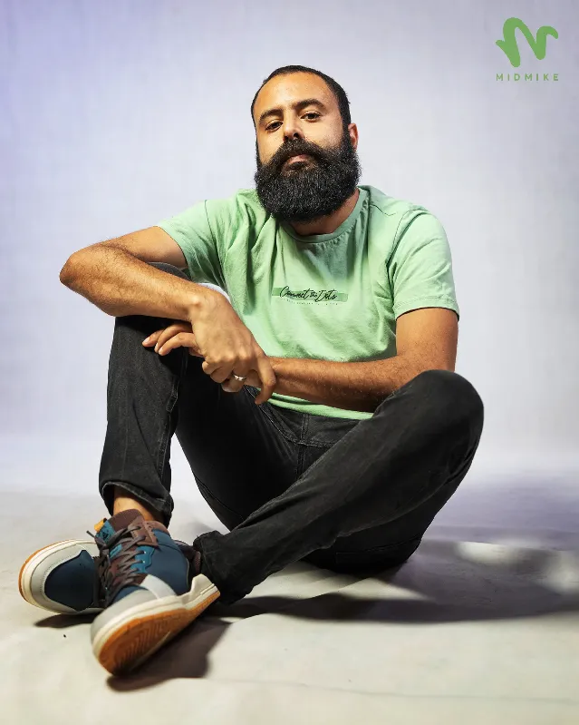 /Zied-Bagga-Chanteur-Guitariste/Zied-Bagga-Chanteur-Guitariste-4.webp